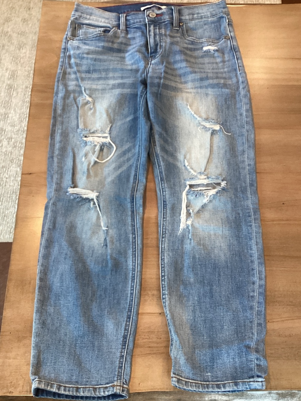 eunina Light Blue Distressed Relaxed Jeans